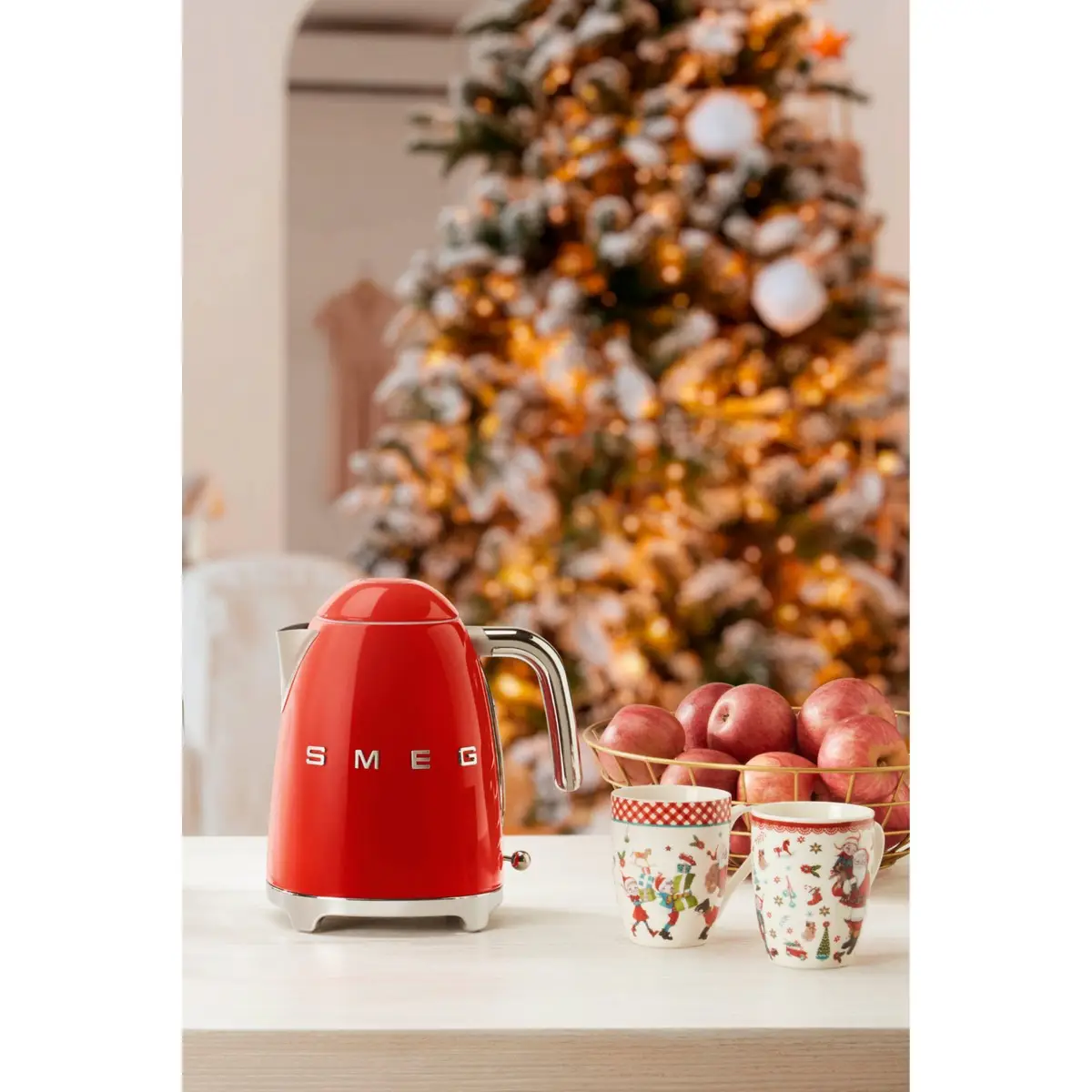 Smeg Kırmızı Kettle 1,7 lt Kapasite Paslanmaz Çelik ile Şık Tasarım ve Hızlı Isıtma KLF03RDEU